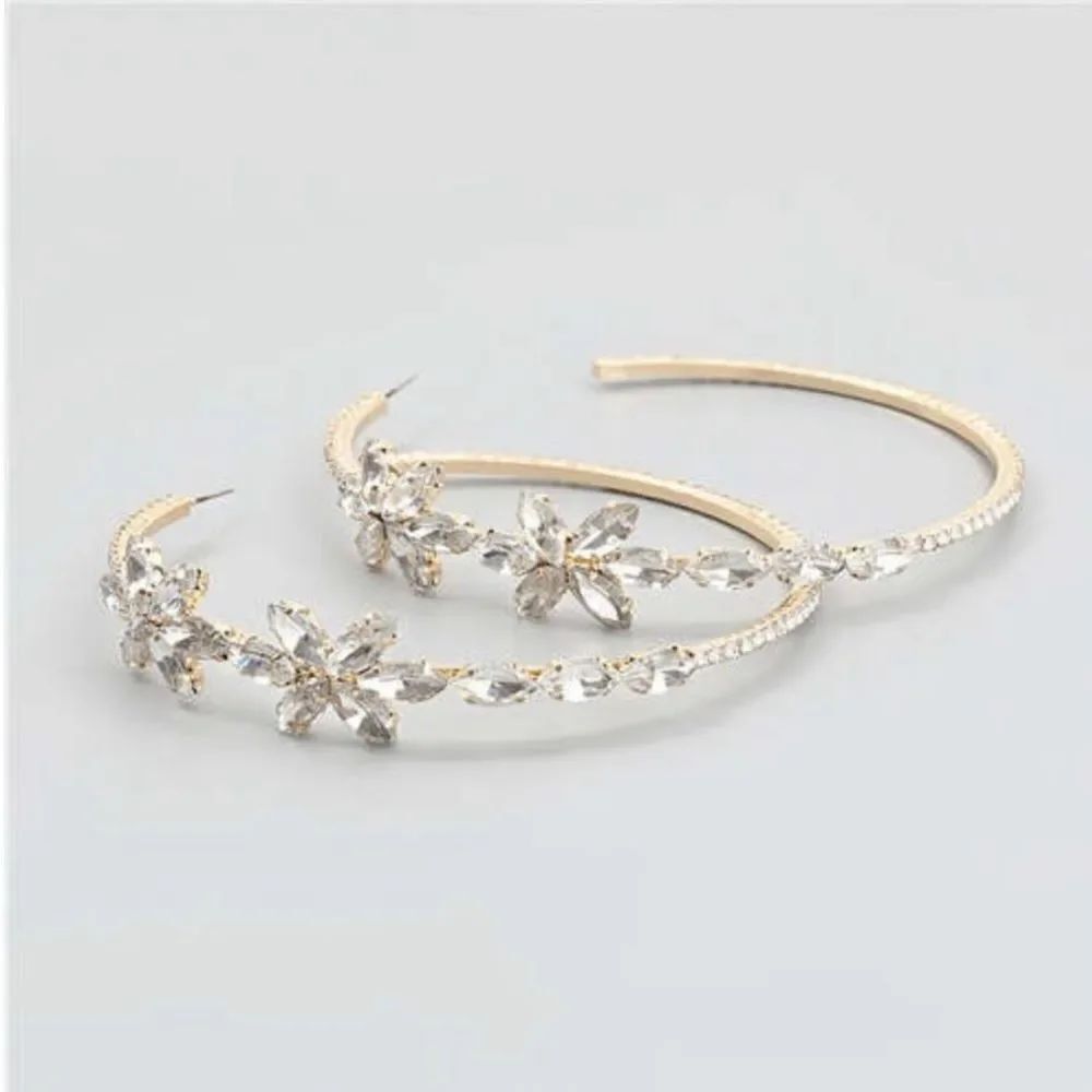 🌺 NEW Unique & stunning rhinestone encrusted large gold filled hoop earrings 🌺